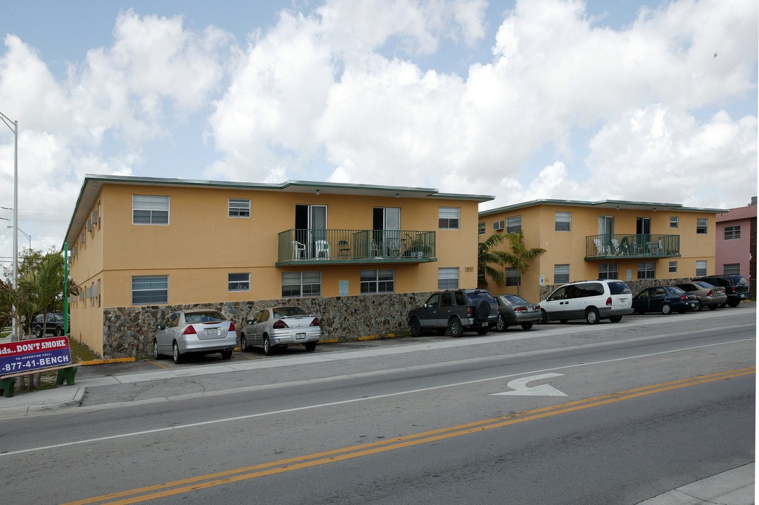 1930 Palm Ave in Hialeah, FL - Building Photo