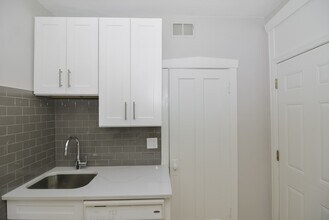 2023 W Thomas St in Chicago, IL - Building Photo - Building Photo