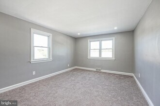 7936 River Rd in Delair, NJ - Building Photo - Building Photo