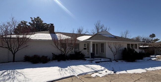 property at 1720 Dorchester Pl