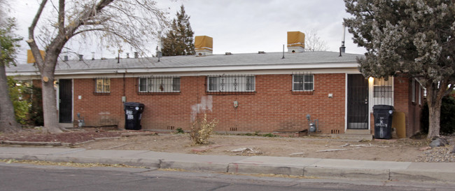 933-945 Louisiana Blvd SE in Albuquerque, NM - Foto de edificio - Building Photo