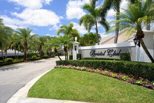 32 Admirals Ct in Palm Beach Gardens, FL - Building Photo