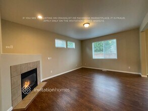 17911 36th Ave E in Tacoma, WA - Foto de edificio - Building Photo