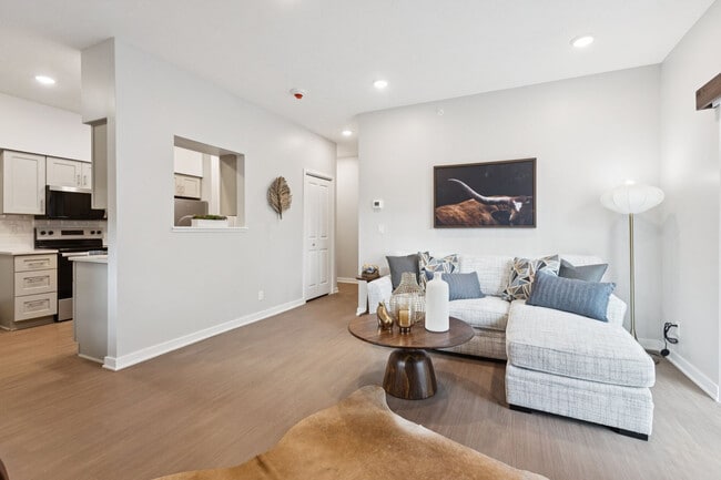 Raintree Apartments in Omaha, NE - Building Photo - Building Photo