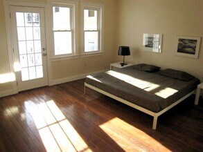 6 Giles Park, Unit 2 in Somerville, MA - Foto de edificio - Building Photo