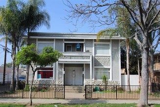 The Walnut Apartments in Long Beach, CA - Building Photo - Building Photo