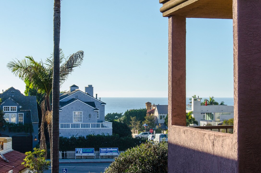525 Marine St in San Diego, CA - Building Photo