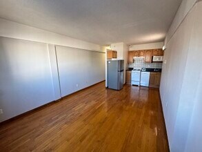 1114 Commonwealth Ave, Unit 502 in Boston, MA - Building Photo - Building Photo