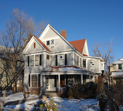 1327 N Nevada Ave in Colorado Springs, CO - Foto de edificio - Building Photo