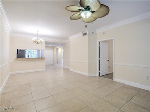 6655 Huntington Lakes Cir in Naples, FL - Building Photo - Building Photo