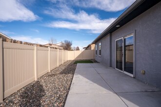 383 Sage Way in Grand Junction, CO - Foto de edificio - Building Photo