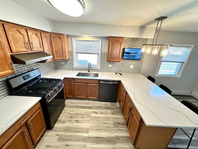 671 56th St, Unit First Floor