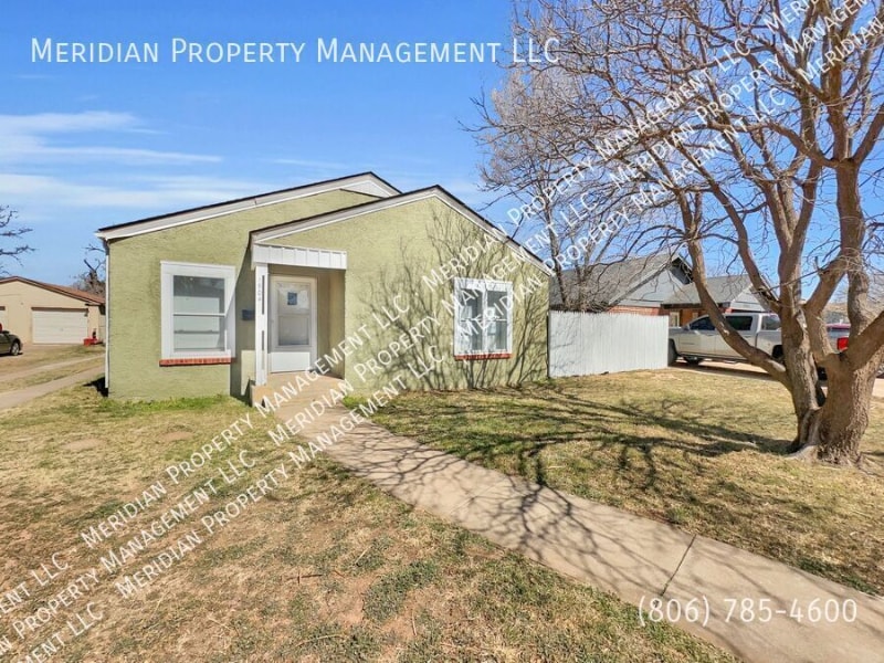 1904 24th St in Lubbock, TX - Building Photo