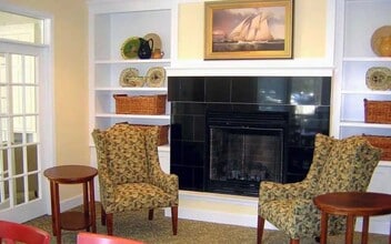 Hunters Park in Arlington, VA - Building Photo - Building Photo