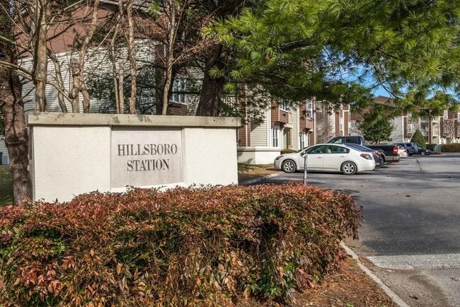 262 Hillsboro Pl in Nashville, TN - Building Photo - Building Photo