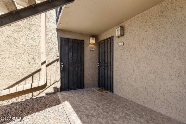 3825 E Camelback Rd in Phoenix, AZ - Building Photo - Building Photo