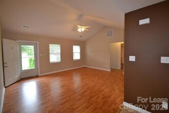 112 Dundee Ct in Maiden, NC - Foto de edificio - Building Photo