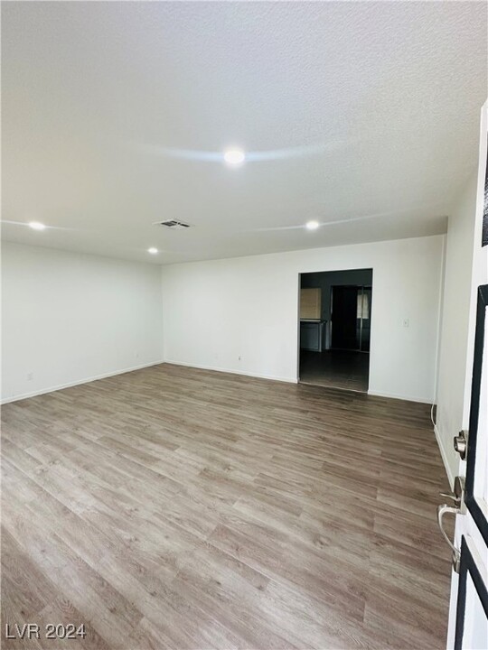 1729 Elaine Dr in Las Vegas, NV - Building Photo