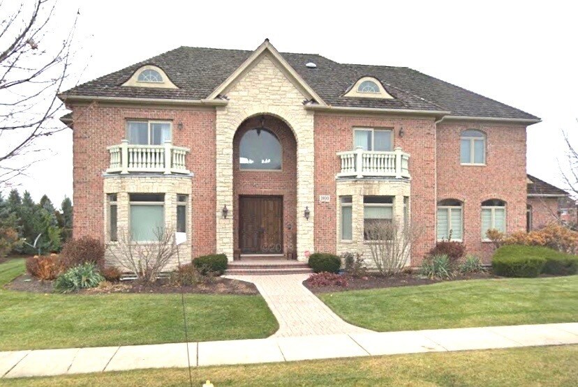 1800 Sawgrass St in Vernon Hills, IL - Building Photo