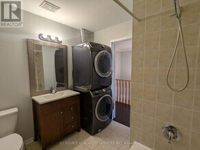 77 Rainbow Valley Crescent in Markham, ON - Building Photo - Building Photo