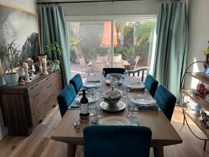 15481 Cottonwood Cir in Huntington Beach, CA - Foto de edificio - Building Photo