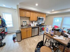 164 Charles St, Unit 2 in Cambridge, MA - Building Photo