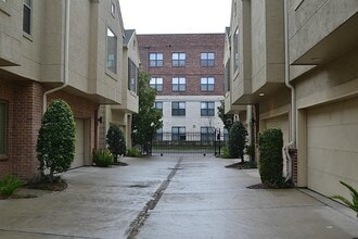 3818 Center St in Houston, TX - Building Photo - Building Photo