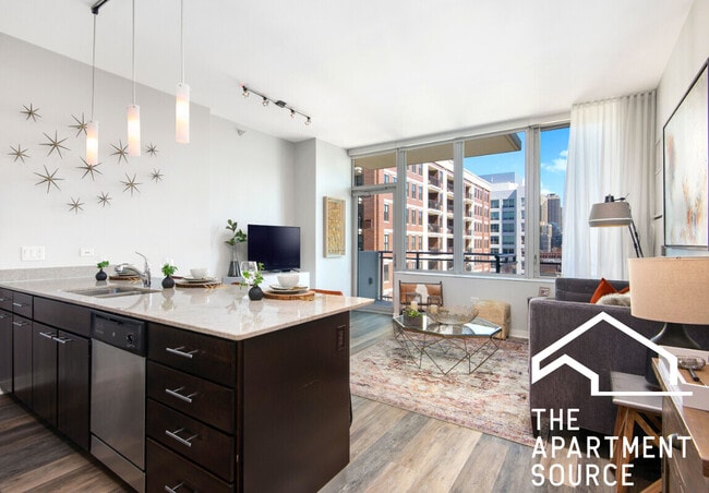 469 W Huron St in Chicago, IL - Building Photo - Building Photo