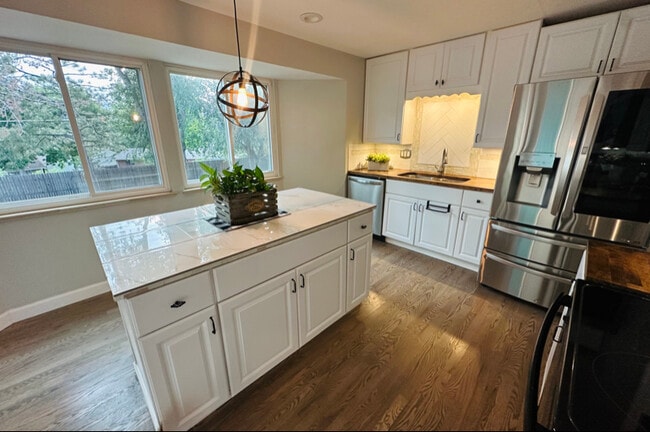 930 Potter Dr in Colorado Springs, CO - Building Photo - Building Photo
