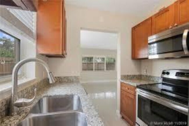 204 NE 10th Ave, Unit C in Fort Lauderdale, FL - Building Photo - Building Photo