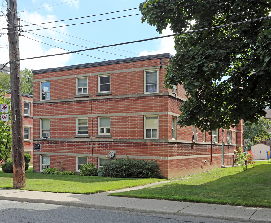 Sherwood Plaza Apartments in Hamilton, ON - Building Photo