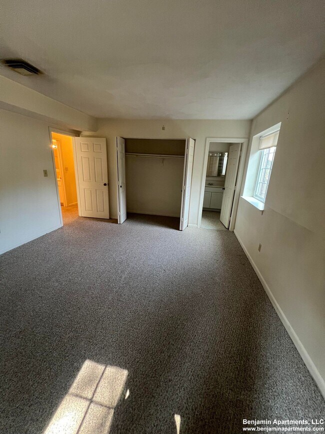 5 April Ln, Unit 11 in Lexington, MA - Foto de edificio - Building Photo