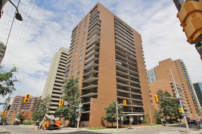 property at 475 Laurier Av W