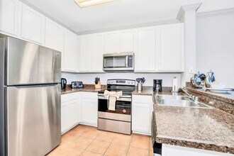 14200 Avalon Rd in Winter Garden, FL - Building Photo - Building Photo