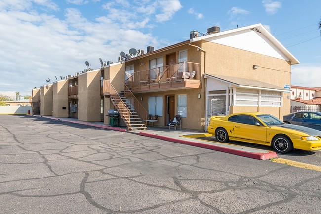 Brill Square Apartments in Phoenix, AZ - Building Photo - Building Photo