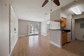 241 Afton Square in Altamonte Springs, FL - Building Photo - Building Photo