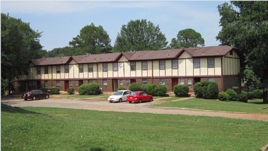 Winston Manor in Decatur, GA - Foto de edificio - Building Photo