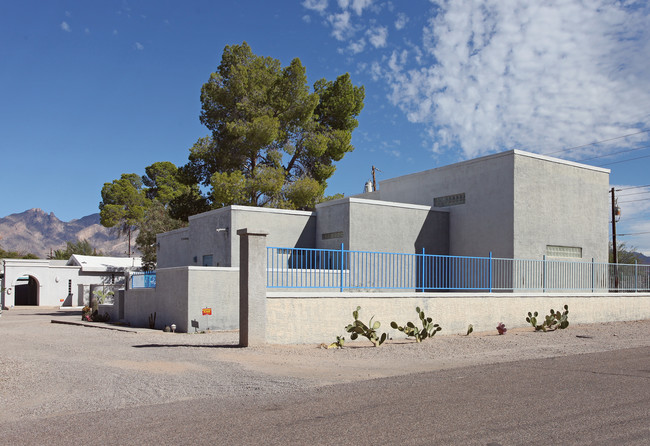 3305-3319 N Dodge Blvd in Tucson, AZ - Foto de edificio - Building Photo