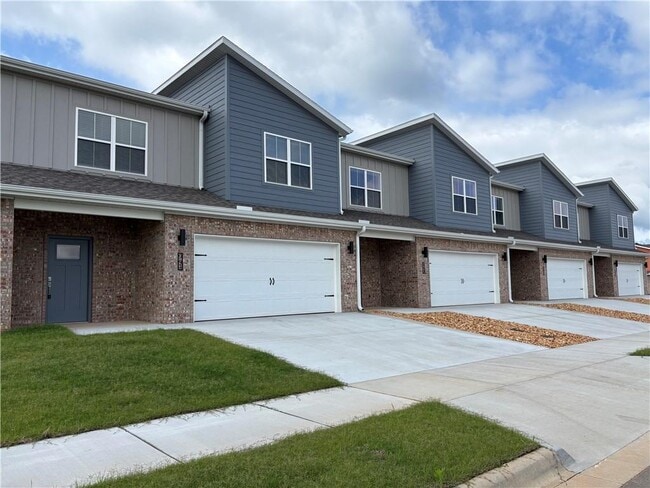 943 Seaborn Way in Pea Ridge, AR - Building Photo - Building Photo