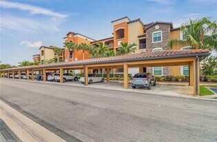 9731 Acqua Ct, Unit 537 in Naples, FL - Building Photo