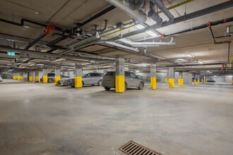 Les Façades du Mesnil in Québec, QC - Building Photo - Building Photo