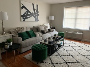 12 Pratt St in Mansfield, MA - Building Photo - Building Photo