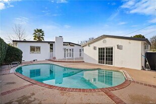 5942 Graves Ave in Los Angeles, CA - Building Photo