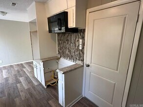 225 Laurel St in Jacksonville, AR - Building Photo - Building Photo