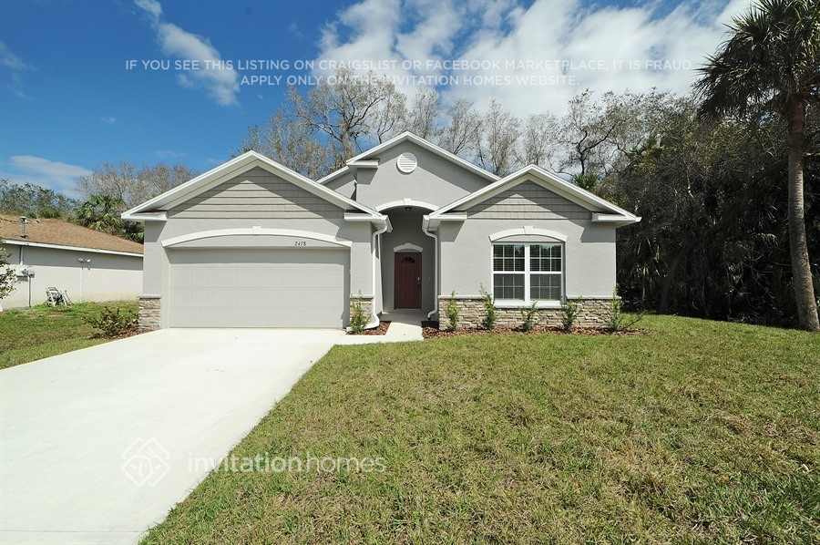 2478 Sahara Ln in North Port, FL - Building Photo