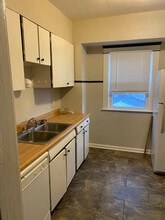1342 Thoreau Rd in Lakewood, OH - Building Photo - Building Photo