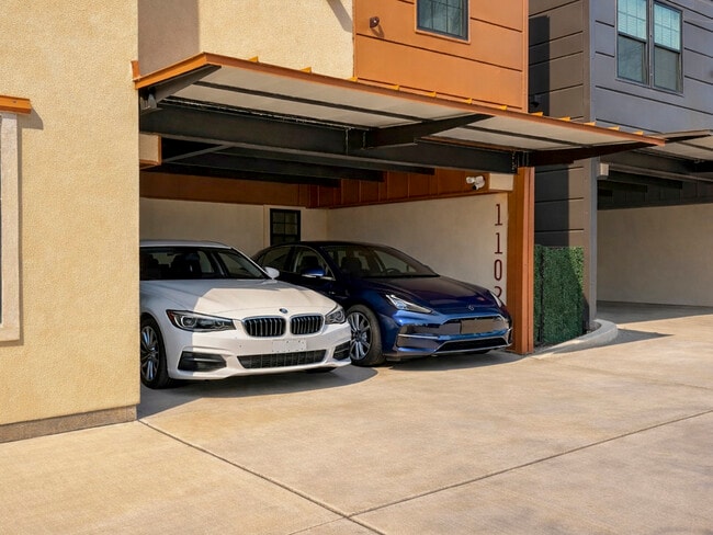 222 S Olive St in San Antonio, TX - Foto de edificio - Building Photo