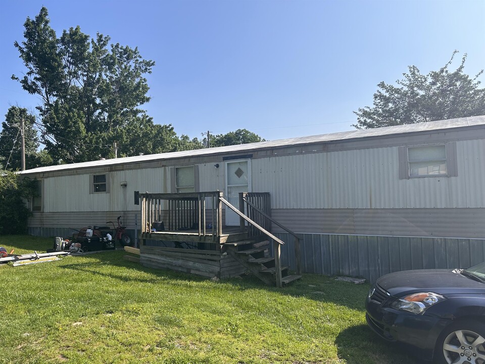 117 Harris Creek Spur in Stanford, KY - Building Photo