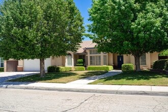 43632 Colony Dr in Lancaster, CA - Building Photo - Building Photo