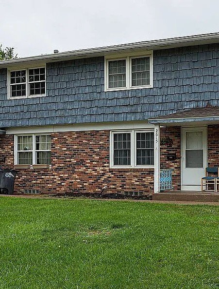 property at 2615 Hawthorne Dr